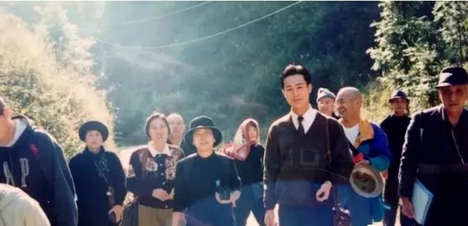 新东方文旅是来玩票还是来真格？（1）